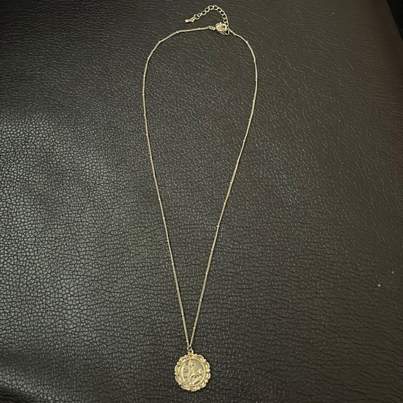 ✨2 for $10✨H&M stainless steel gold medallion pendant necklace - Picture 1 of 1